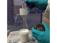 Test di rilevazione della viscosita relativa del prodotto verniciante1 Test viscosità relativa vernici e pitture